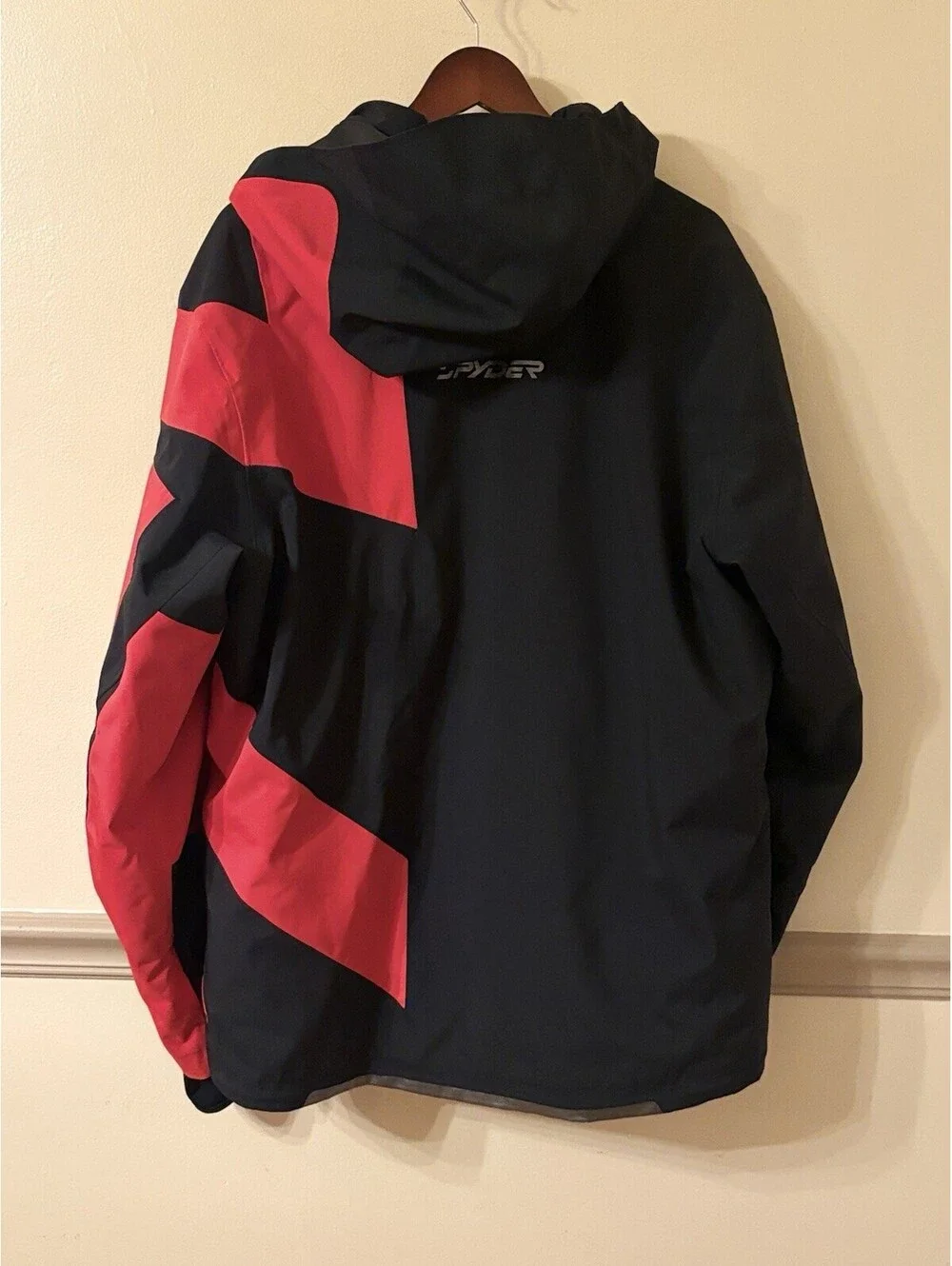 Spyder F12 Ski Snowboard Jacket Men’s Black Red Hooded Waterproof Size XL